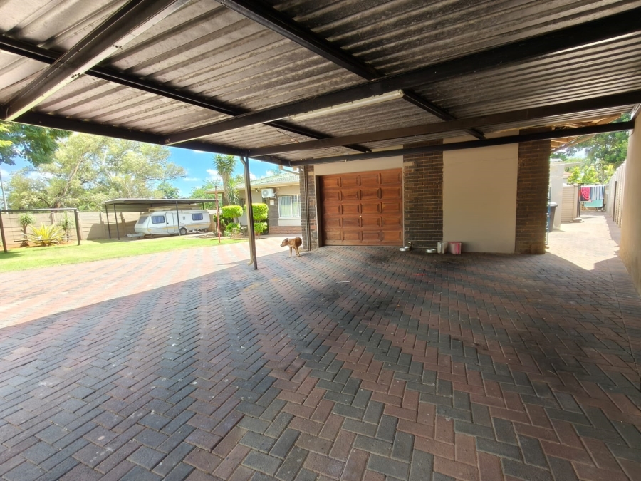 4 Bedroom Property for Sale in Protea Park North West